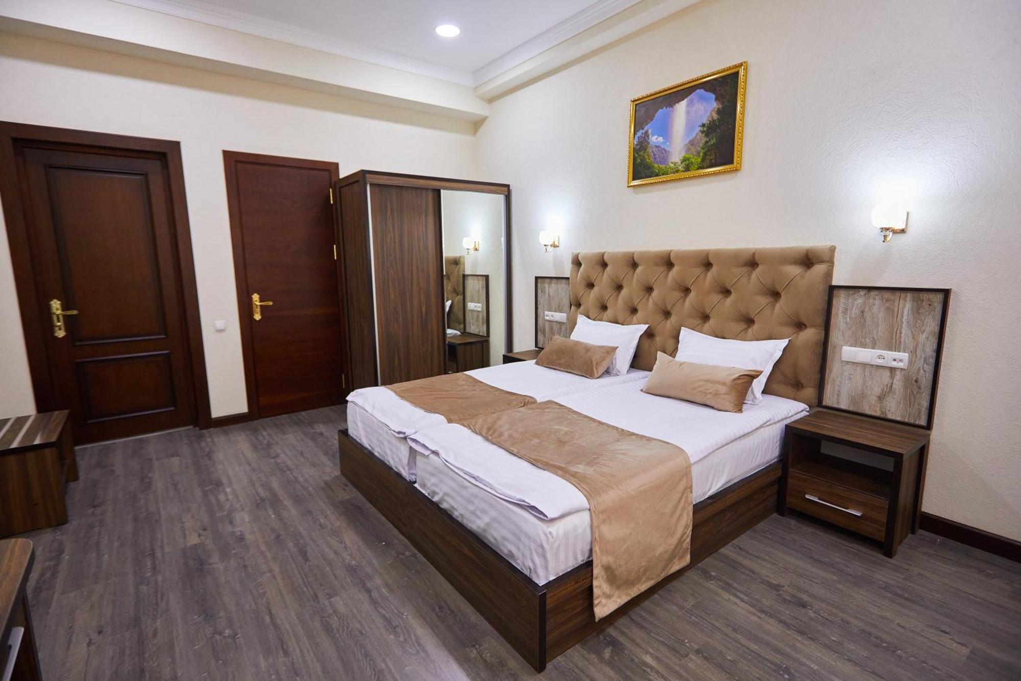 Hotel Grand Art à Tachkent Extérieur photo
