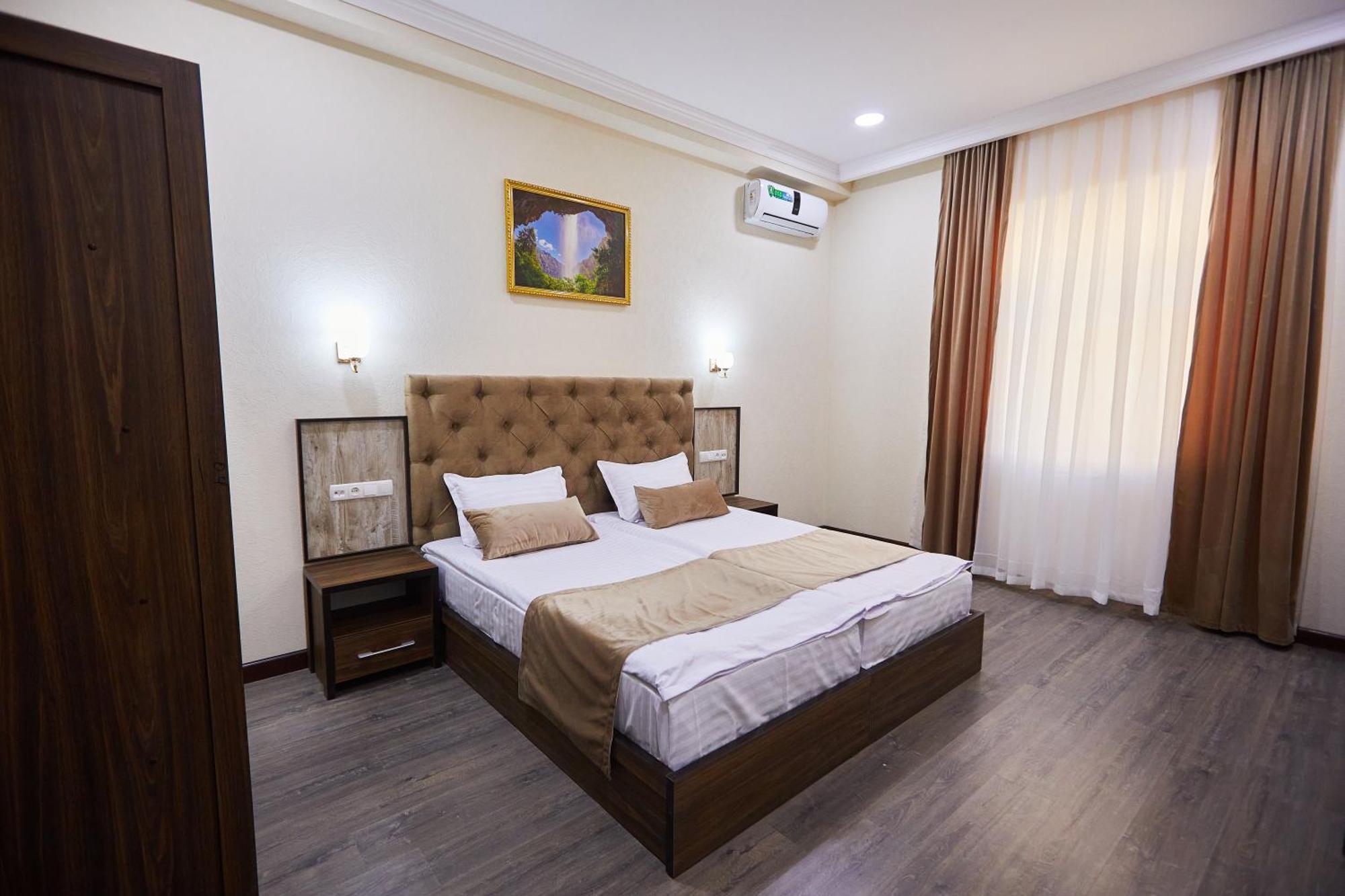 Hotel Grand Art à Tachkent Extérieur photo