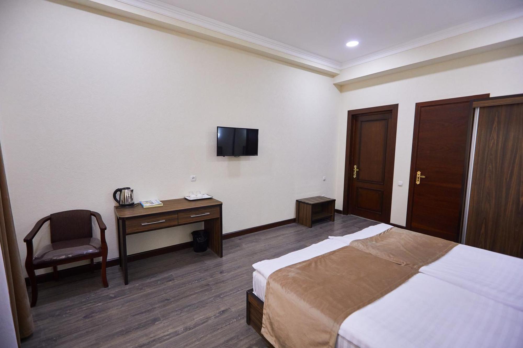 Hotel Grand Art à Tachkent Extérieur photo