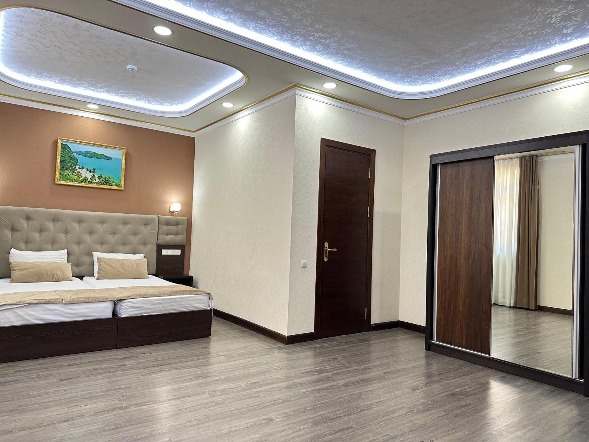 Hotel Grand Art à Tachkent Extérieur photo